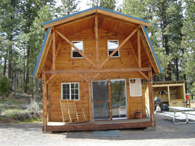 Front view of the cabin from the entry dirve